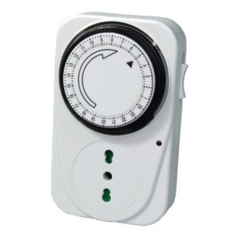 Timer analogico con spina e presa italiane